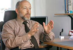 FFC:s expertlkare Kari Haring. Foto: TUULIKKI HOLOPAINEN