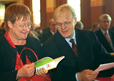 Ordfrande Lauri Ihalainen freslog ett gemensamt forum fr arbetsmarknadsorganisationerna, ett frslag som president Tarja Halonen betecknade som intressant. Foto: HELI SAARELA