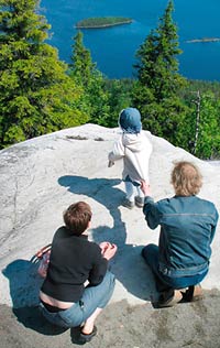 P Kolis sluttning r det skl att ta ett hrt tag om minstingen. Frn toppen ned r det 347 meter. Foto: JAAKKO KILPIINEN