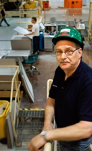 Arbetarskyddsfullmktig Lauri Santaniemi r en njd man. Med arbetarskyddsindexets hjlp har mnga risker eliminerats p StoraEnso i Uleborg. Foto: HARRI NURMINEN
