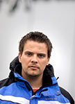  Problemlösare som uppfinnarduon Frej och Sören platsade nog väl också vid förhandlingsbordet, funderar Ronny Norrgård som själv spelat Frej i många år. Duon har sin förebild i rikssvenska TV-hitten "Roy och Roger har en mack ihop". Foto: ESA MELAMETSÄ