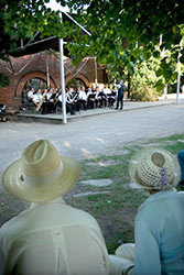 TTY:s blsorkester r mest hemma i arbetarrrelsens egna evenemang men spelar lika grna p allt frn taklagsl till sjlvstndighetsfester. Direktionen har ofta fullt sj att f med sig tillrckligt med spelare till de olika evenemangen fr efterfrgan p dem r stor. Foto: JANNE RUOTSALAINEN