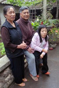 16 vu thu ngai tillsammans med sina frldrar. Foto: WoldReport/LEIF HANSSON