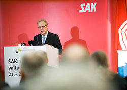 Lauri Ihalainen tillknnagav att han lmnar ordfrandeposten i maj, samma dag som han fyller 62. Foto: HELI SAARELA