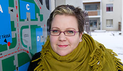 – Om bara en enda liten tanke om frdighet er i arbetsgemenskapen blir att gro i hjrnan, d har vi ntt en bit p vg, sger arbetarskyddsfullmktige Niina Laitinen som hller i Invalidfrbundets stora personalprojekt vid boendenheterna i Tammerfors. Foto: JANNE RUOTSALAINEN