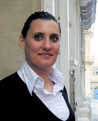 – Harmoniseringen av lagstiftningen r en stor frdel med EU, sger arbetsgivarjuristen Charlotte Camilleri. Euron ger stabilitet t ett liten land som Malta, tycker hon. Foto: INGEGERD EKSTRAND