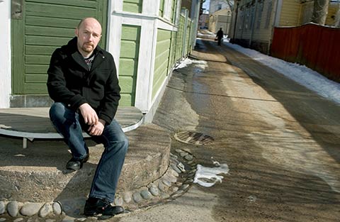 Tomas Walls har bott i Ekenäs i hela sitt liv. Foto: PATRIK LINDSTRÖM