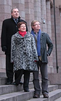Ordfrandena fr.v. Risto Elonen, Lokfrarna, Tarja Turtiainen, Jrnvgstjnstemnnen och Vesa Mauriala, Jrnvgsmnnen, kan komma att bilda en sektion i JHL. Foto: JAANA AHJOKANGAS