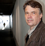 – Frnyandet av facket skall vara de ungas projekt, fr de bygger rrelsen fr sig sjlva. Vi femtioplussare skall inte vara ngra versittare, menar Harri Melin, professor i sociologi vid Tammerfors universitet. Foto: JANNE RUOTSALAINEN
