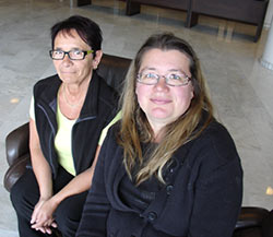 Kirsti Vrdgren till vnster och Gun Lagerberg, bda fackligt aktiva p land, sger att mnga har svrt att orka jobba tills de blivit 63 r och motstter sig drfr en hjning av pensionsldern. Foto. HELENA FORSGRD