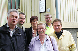 Det blev ven tid fr fackliga diskussioner i Mariehamn fre FFC-seminariet. Frn vnster Henrik Lagerberg, sjmansunionens ombudsman och ombudsman fr FFC p land, Reijo Paananen, FFC:s EU-expert, Anne-Helena Sjblom, organisationssekreterare fr FOA-, Anita Spring, ombudsman vid FFC, Henrik Sjblom, ordfrande fr JHL avdelning 214 och medlem i JHL:s representantskap och Sturle Fjder, ordfrande fr FFC:s lokalorganisation p land. Foto: HELENA FORSGRD