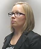 Anna Krokfors som skrivit rapporten sger att det r de unga som inte hittar tidningen.