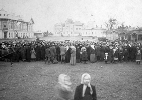 Storstrejken 1905 r den viktigaste strejken i arbetskonflikternas historia i Finland. Genom den banades vg fr allmn och lika rstrtt och ett demokratiskt Finland. Foto: FFC:s arkiv