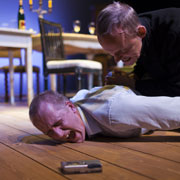 Remont. Text och regi av Joakim Groth. Spelas p Svenska Teaterns nya scen Amos till 19.5.2012.