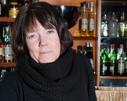 Sirpa Leppkangas betonar att bekmpningen av den gr ekonomin r viktig inte bara fr arbetstagarna, utan ocks med tanke p rliga fretag inom branschen. Foto: Emmi Kallio