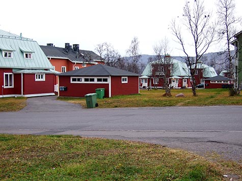 De hr arbetarbostderna flyttas undan gruvan. Foto: Robert Bjrkenwall